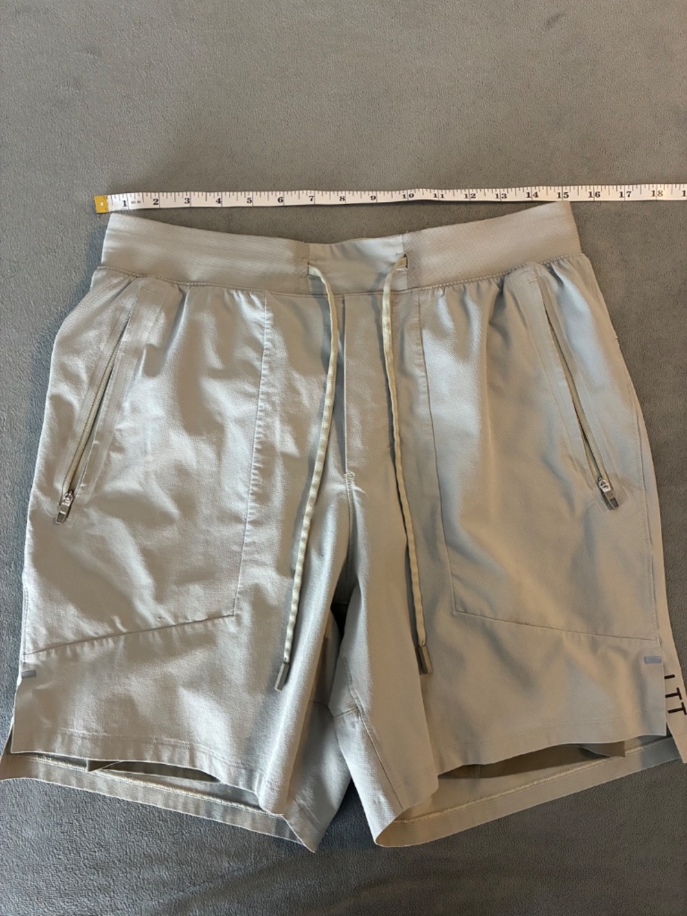 Lululemon Men’s Grey Athletic Shorts Athleisure Sporty - Picture 13 of 14